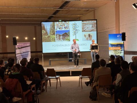 Präsentation von Kristina Maierhofer (re) und Matthias Kaufmann (li)