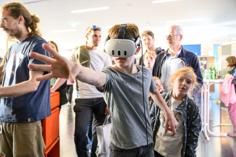 Lange Nacht der Forschung | (c) Matthias Rgomberg . fotograf